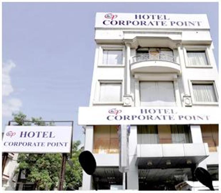 Capital O 2741 Hotel Corporate Point Deli Exterior foto